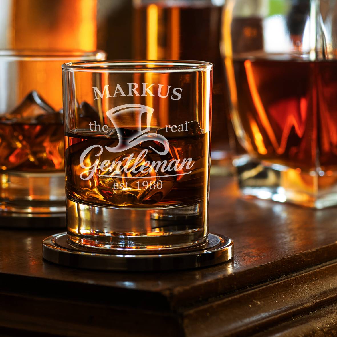 Personalisiertes Whiskey Glas "The real gentleman" mit Name und Geburtsjahr - FOTOFOL