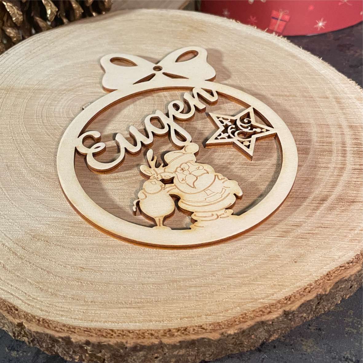 FOTOFOL Personalisierte Weihnachtskugeln aus Holz | Christbaumkugeln mit Namen | Schmücken Sie Ihren Baum mit bezaubernden Weihnachtskugeln aus Holz | Gestalte deine personalisierten Weihnachtskugeln ganz einfach selbst und schaffe so eine bleibende Erinnerung