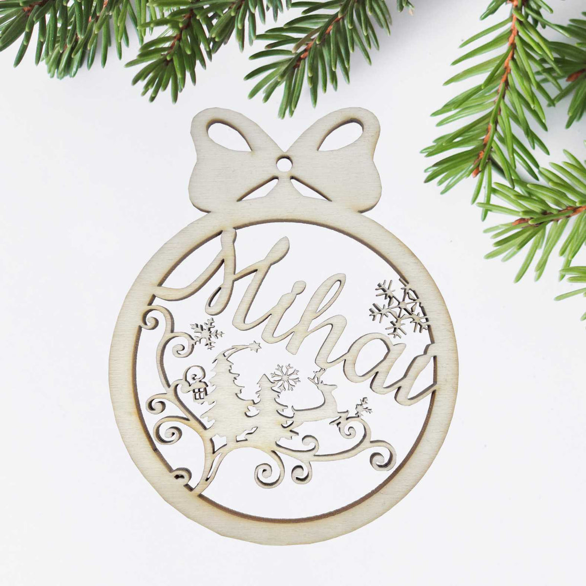 FOTOFOL Personalisierte Weihnachtskugeln aus Holz | Christbaumkugeln mit Namen | Schmücken Sie Ihren Baum mit bezaubernden Weihnachtskugeln aus Holz | Gestalte deine personalisierten Weihnachtskugeln ganz einfach selbst und schaffe so eine bleibende Erinnerung