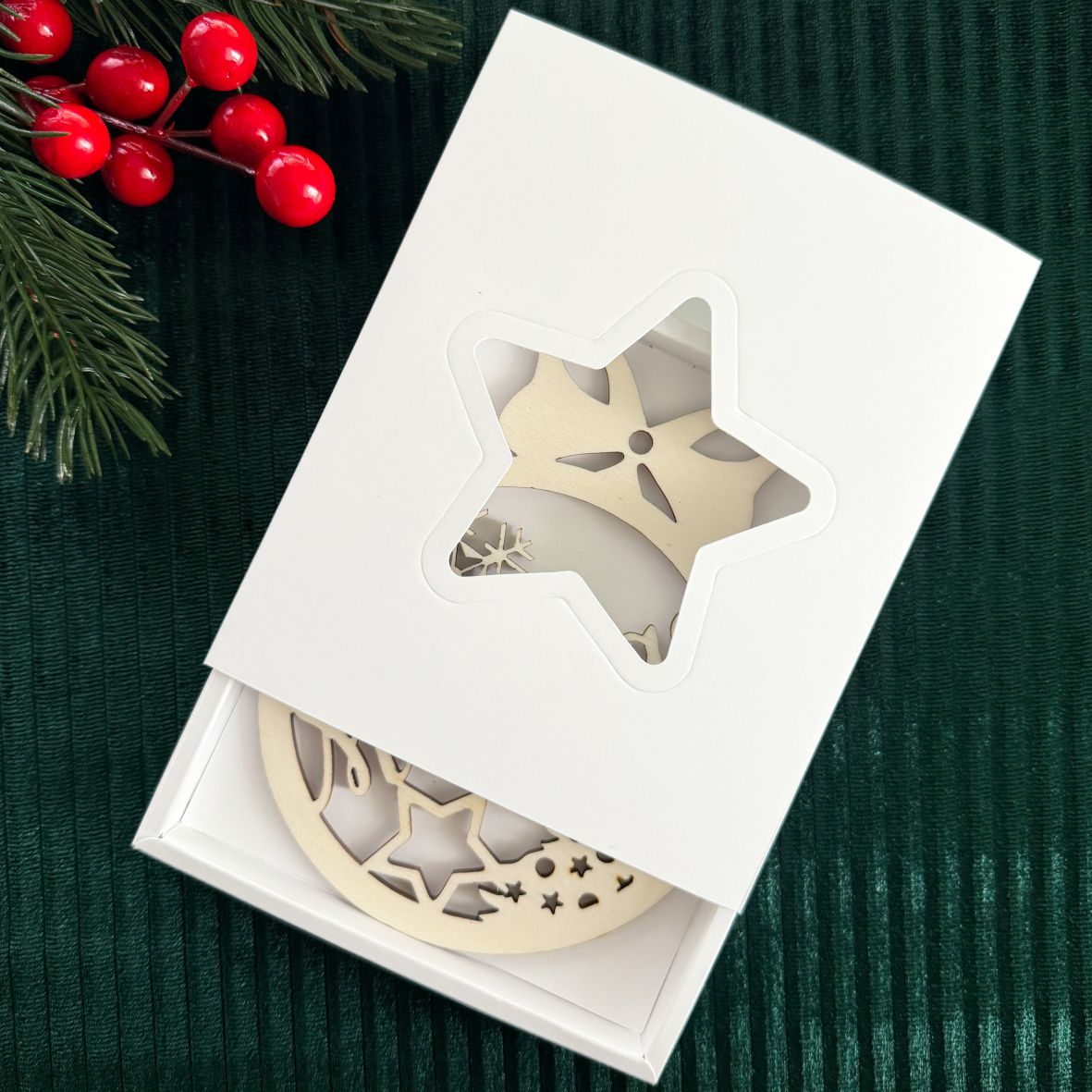 FOTOFOL Personalisierte Weihnachtskugeln aus Holz | Christbaumkugeln mit Namen | Schmücken Sie Ihren Baum mit bezaubernden Weihnachtskugeln aus Holz | Gestalte deine personalisierten Weihnachtskugeln ganz einfach selbst und schaffe so eine bleibende Erinnerung