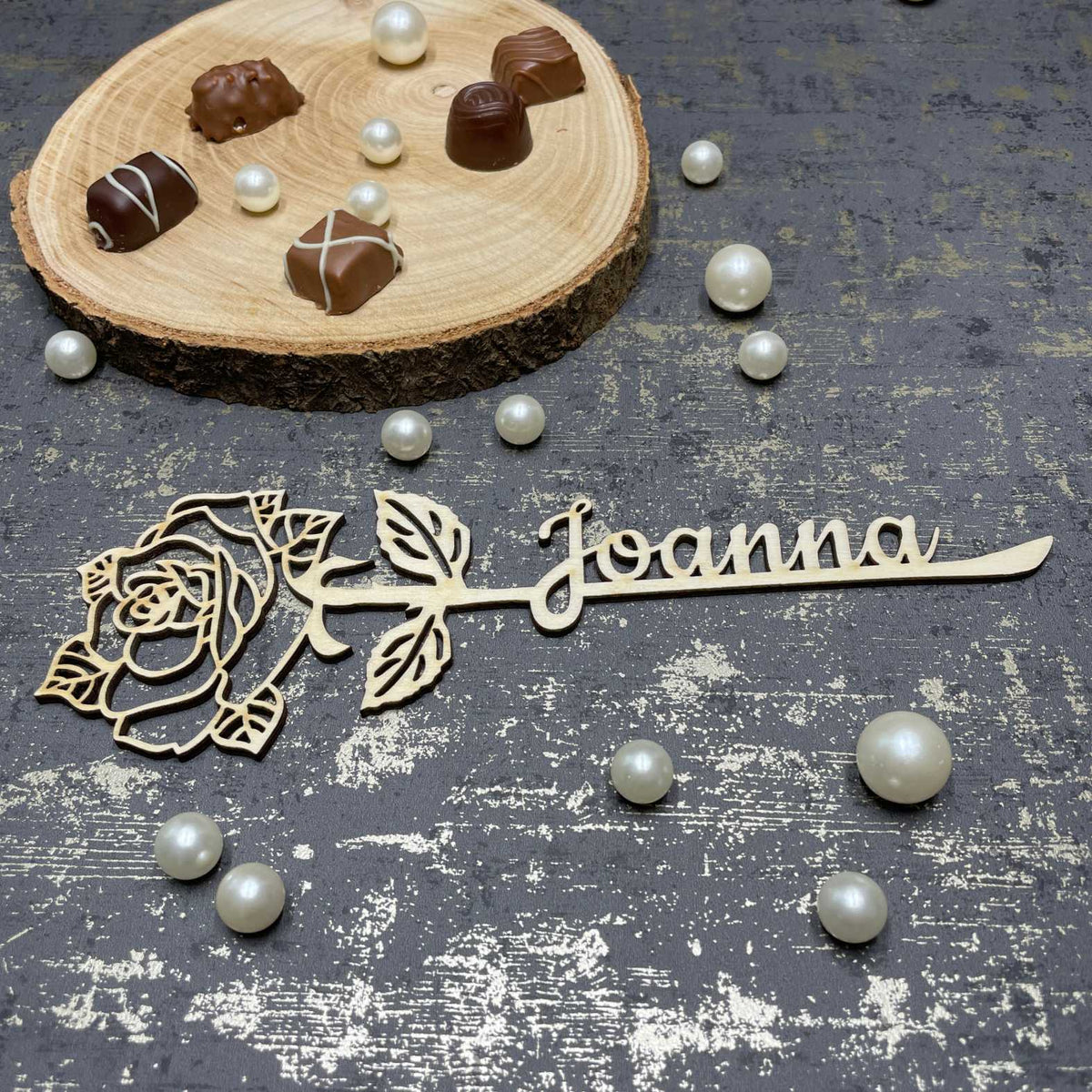 Personalisierte Rose aus Holz mit Wunschname - FOTOFOL