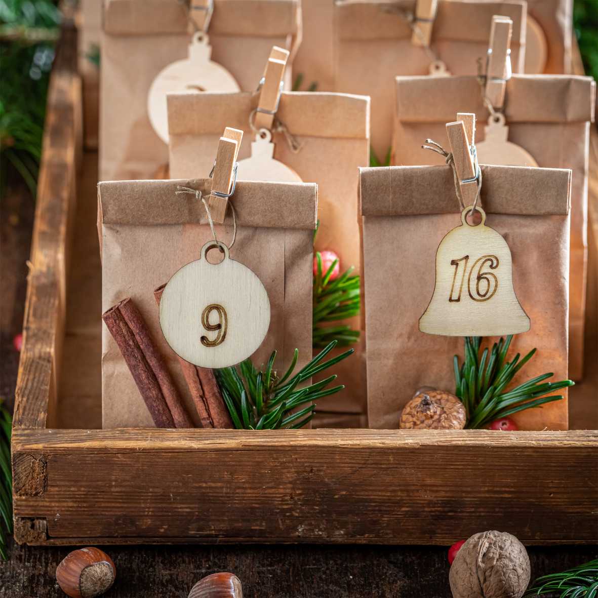 Adventskalender Zahlen aus natürlichem Birkensperrholz