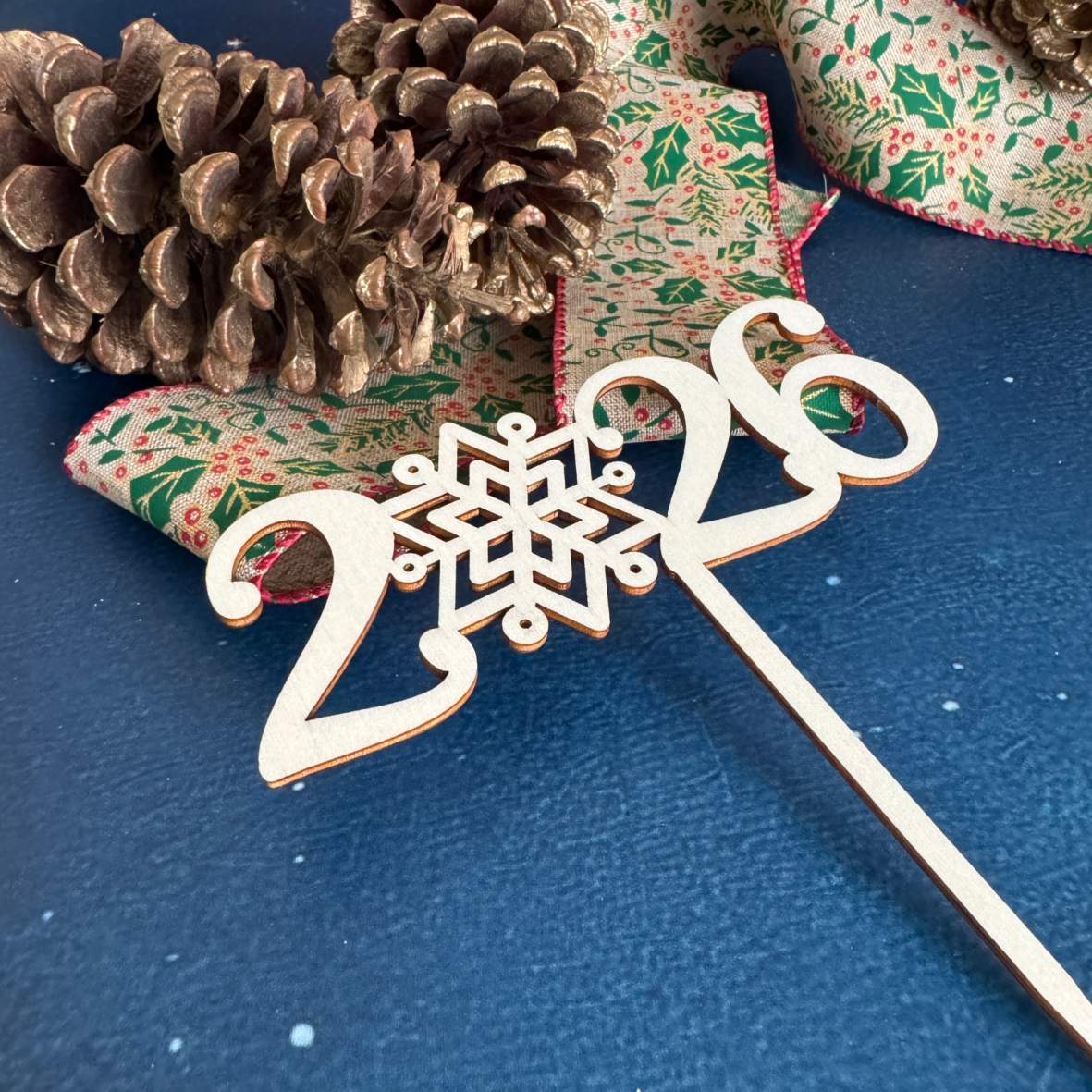 FOTOFOL - CAKE TOPPER 2026 aus Holz - Tortendeko Kuchendeko - Silvester - Torten-stecker