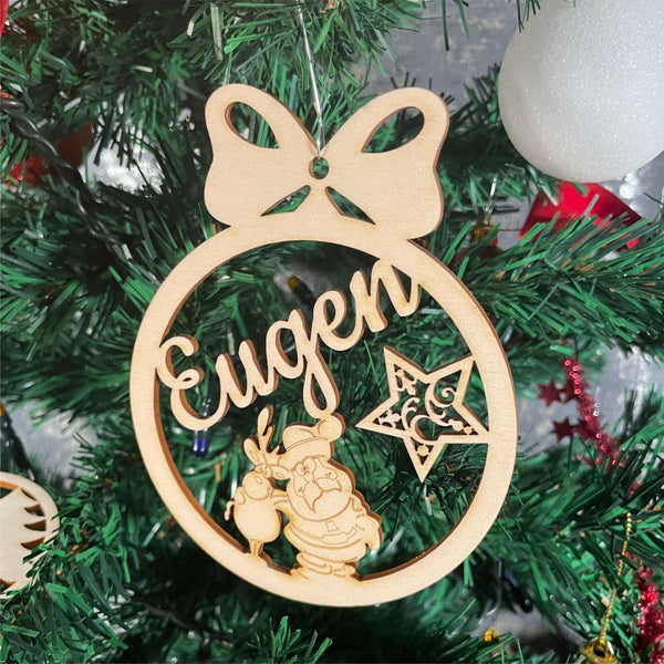 Weihnachtsbaumkugel aus natürlichem Birkensperrholz mit Namen - Weihnachtsmann