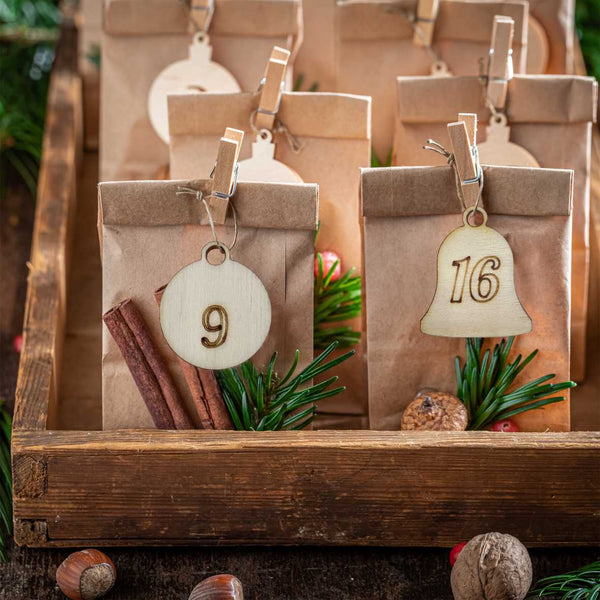 24 Adventskalender Zahlen aus natürlichem Birkensperrholz